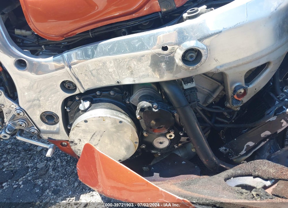 2003 SUZUKI GSX1300 R VIN: JS1GW71A532102815