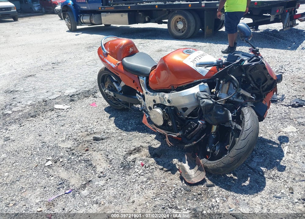 2003 SUZUKI GSX1300 R VIN: JS1GW71A532102815