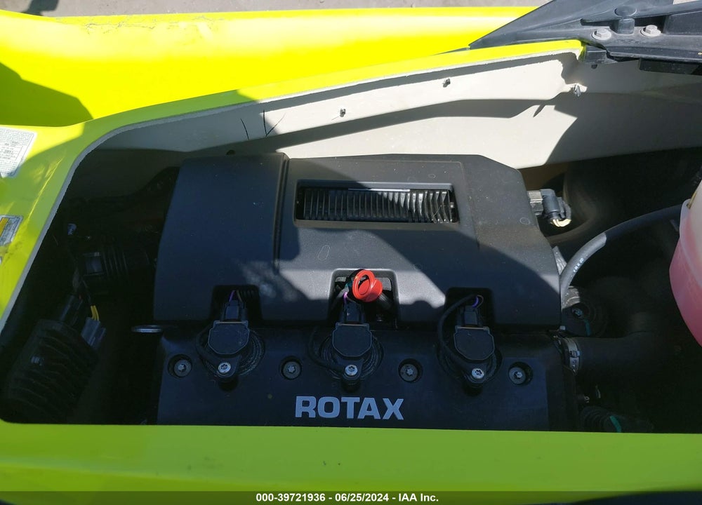 2018 SEADOO RXP-300 VIN: 00000YDV28724C818