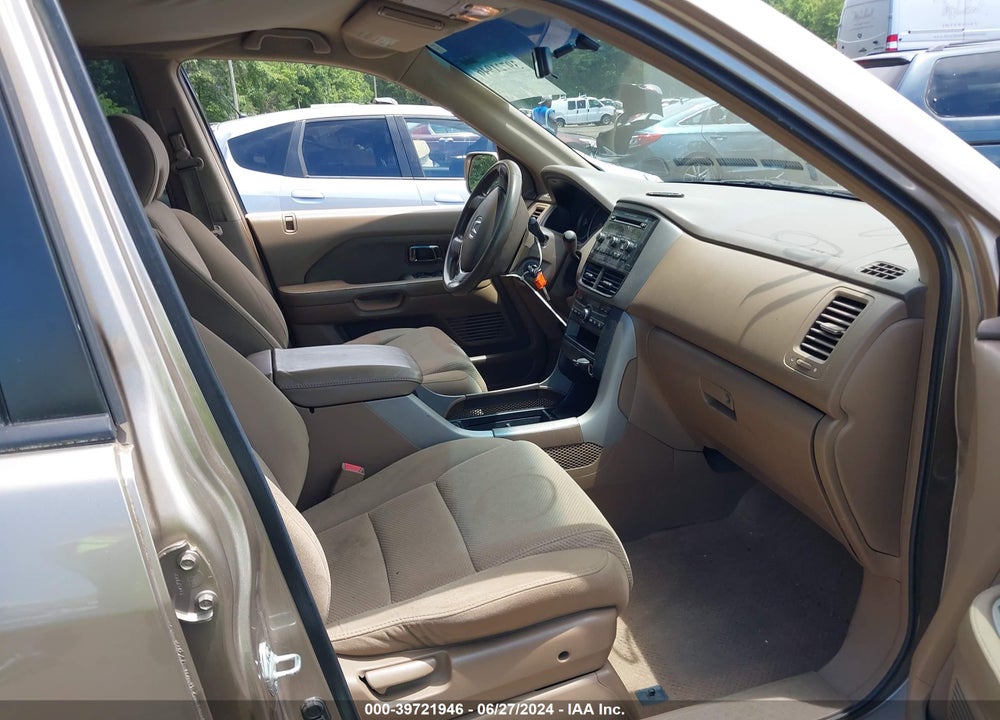 2006 HONDA PILOT EX VIN: 5FNYF18406B029605