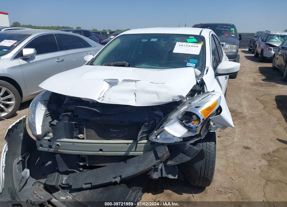 2019 NISSAN VERSA 1.6 SV VIN: 3N1CN7AP0KL879706