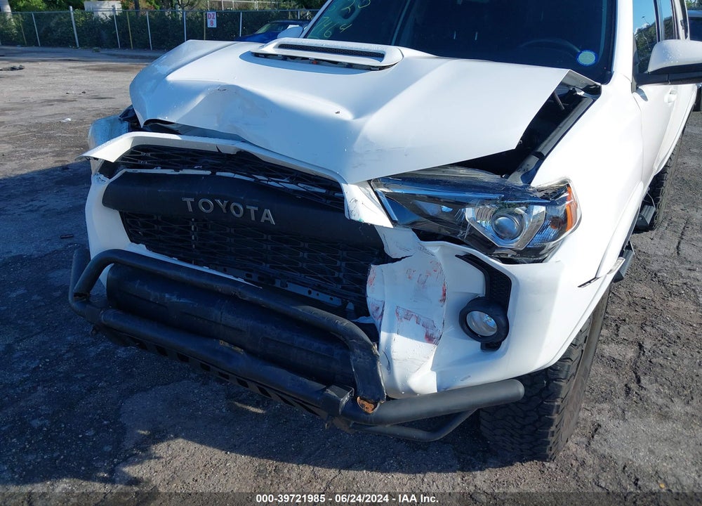 2018 TOYOTA 4RUNNER TRD OFF ROAD VIN: JTEBU5JR9J5557464