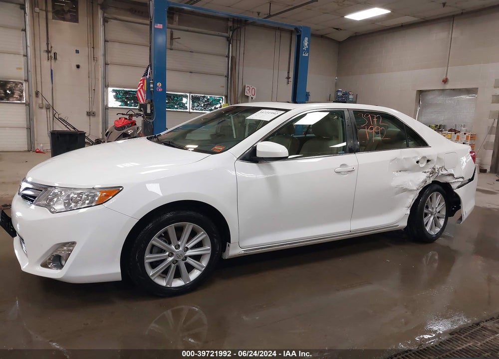 2014 TOYOTA CAMRY XLE VIN: 4T4BF1FK7ER400578