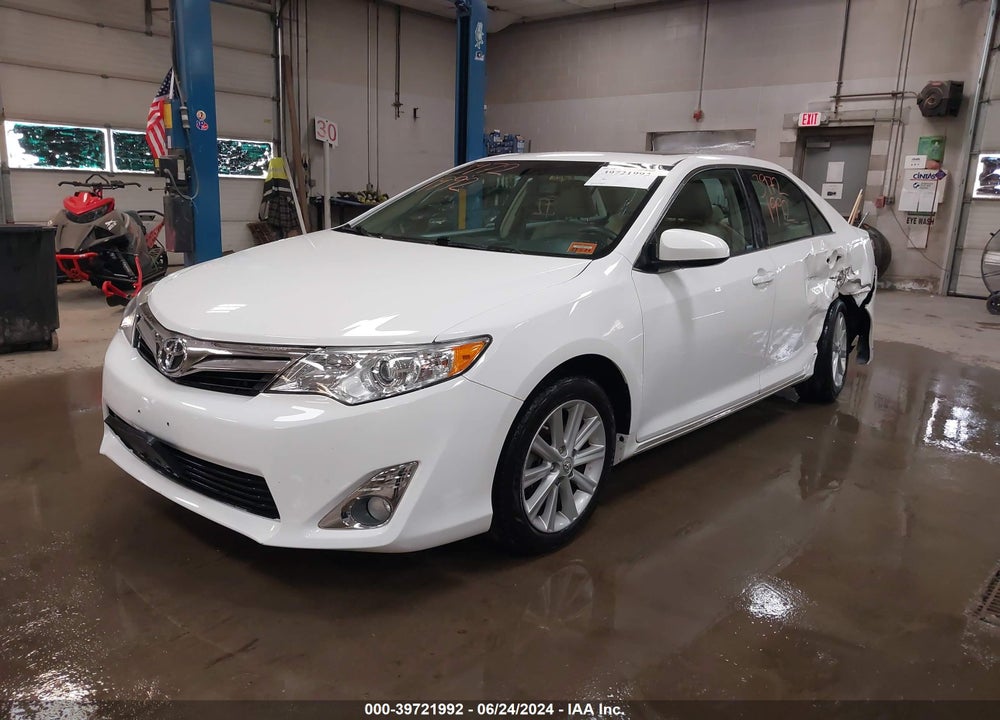 2014 TOYOTA CAMRY XLE VIN: 4T4BF1FK7ER400578