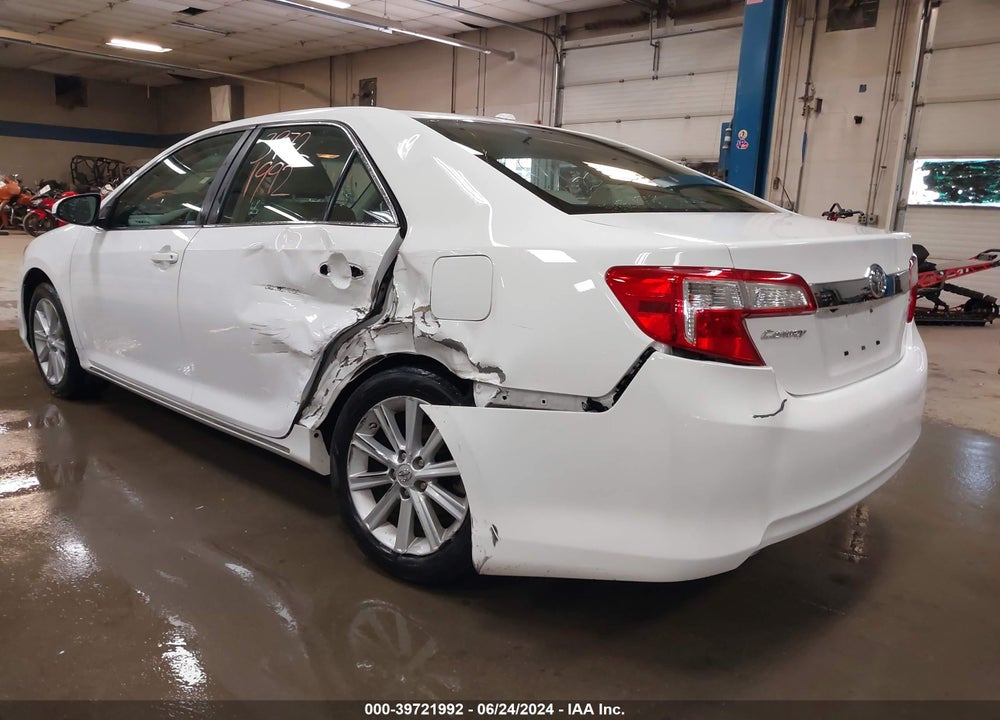 2014 TOYOTA CAMRY XLE VIN: 4T4BF1FK7ER400578