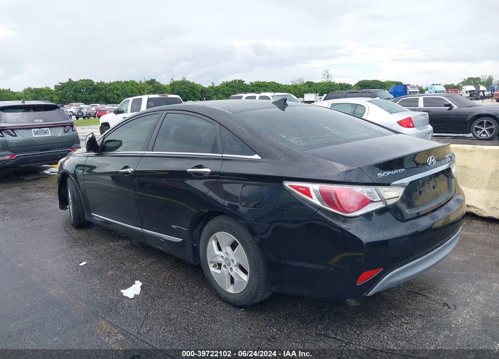 2012 HYUNDAI SONATA HYBRID VIN: KMHEC4A47CA032136