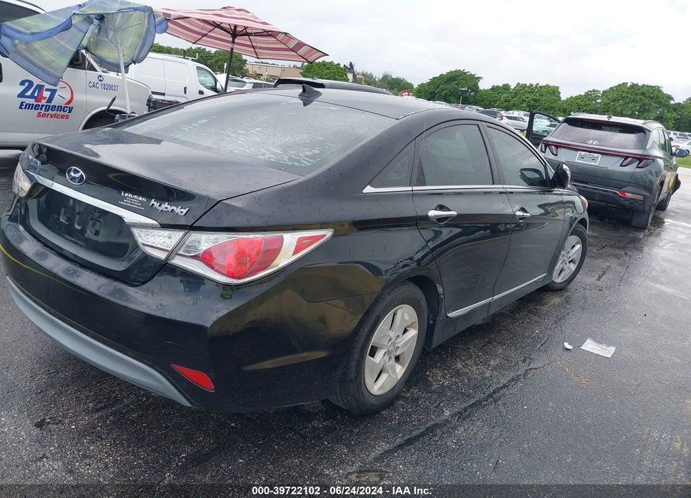 2012 HYUNDAI SONATA HYBRID VIN: KMHEC4A47CA032136