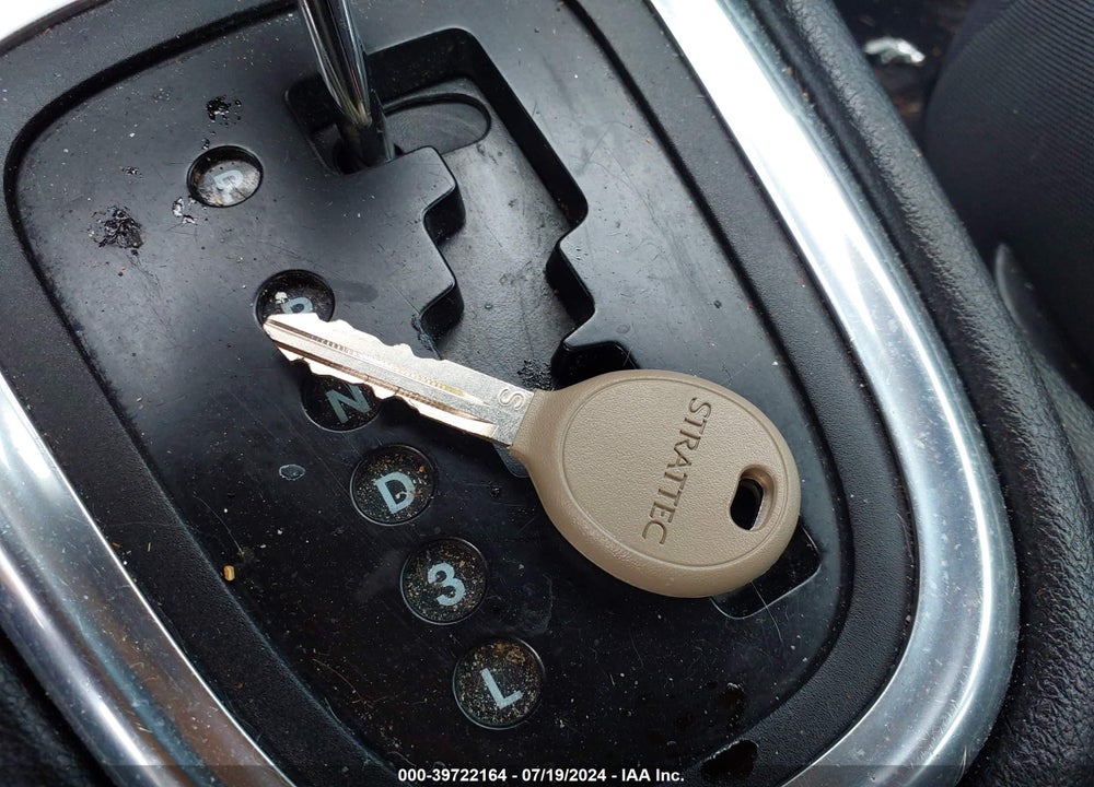 2014 CHRYSLER 200 LX VIN: 1C3CCBAB0EN123490