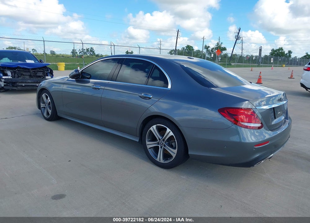2017 MERCEDES-BENZ E 300 VIN: WDDZF4JB3HA259266