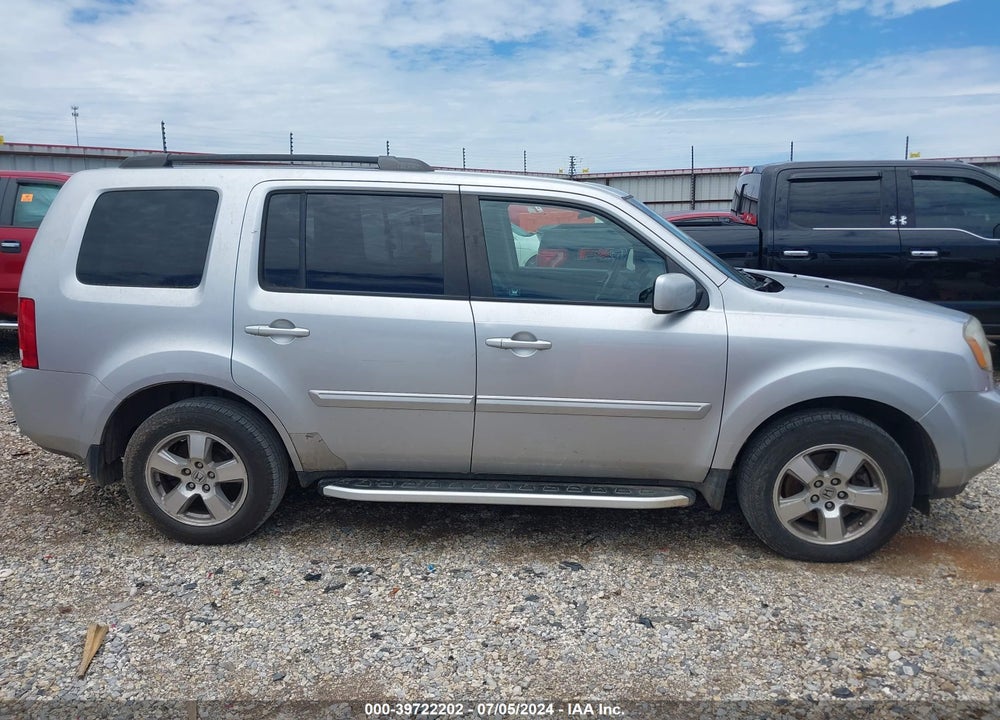 2011 HONDA PILOT EX-L VIN: 5FNYF3H59BB031254
