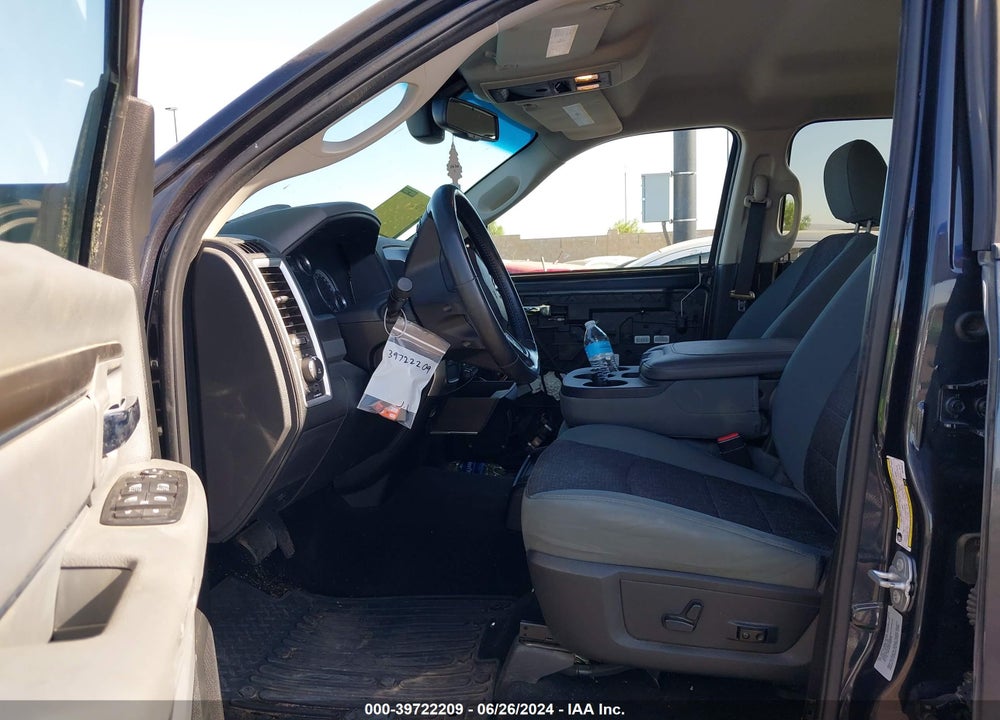 2016 RAM 2500 BIG HORN VIN: 3C6UR5DL6GG125512