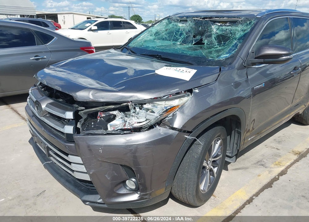 2018 TOYOTA HIGHLANDER HYBRID XLE VIN: 5TDJGRFH9JS048306