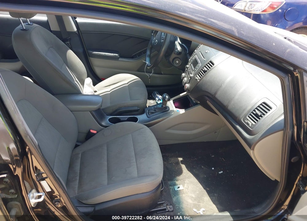 2016 KIA FORTE LX VIN: KNAFK4A62G5550504