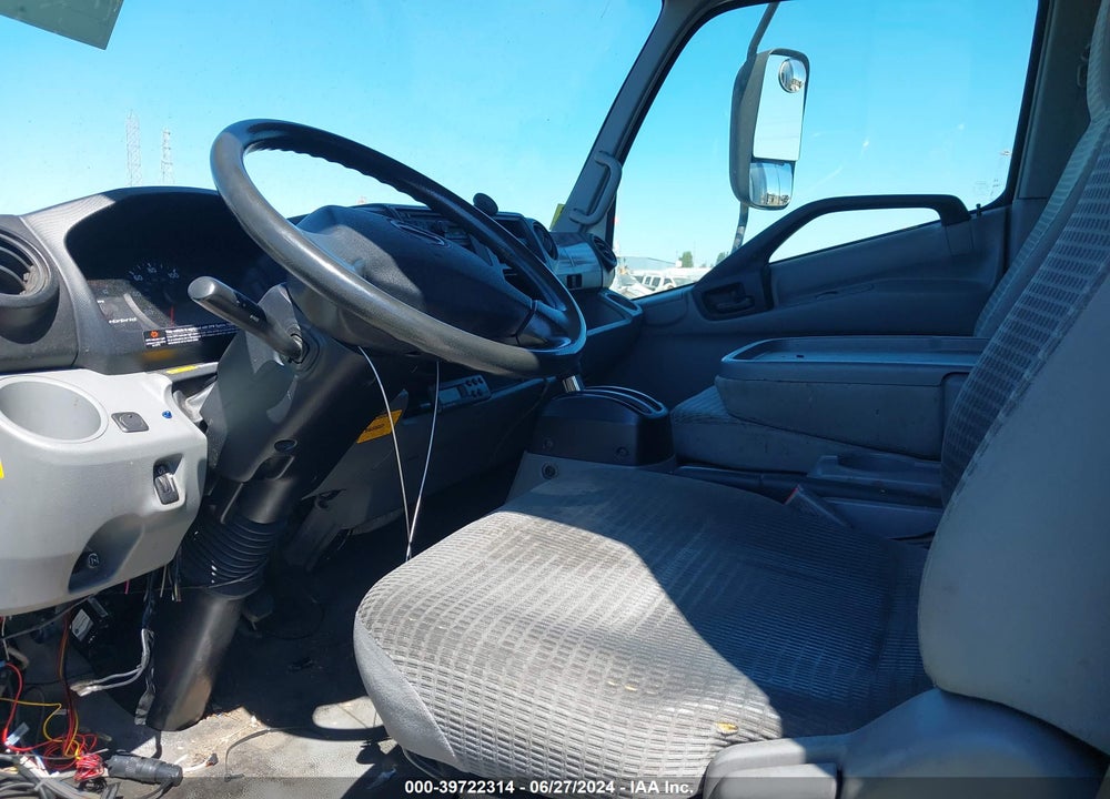 2014 HINO 195 VIN: JHHHPM2H9EK001116