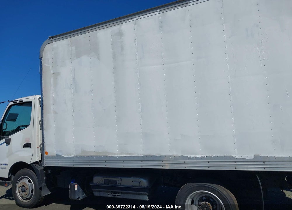 2014 HINO 195 VIN: JHHHPM2H9EK001116