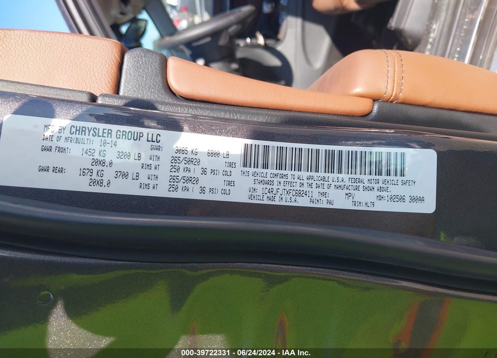 2015 JEEP GRAND CHEROKEE SUMMIT VIN: 1C4RJFJTXFC682411