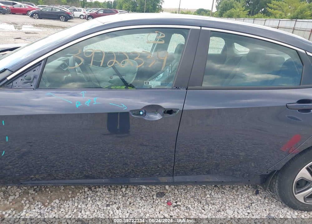 2019 HONDA CIVIC LX VIN: 19XFC2F62KE033780
