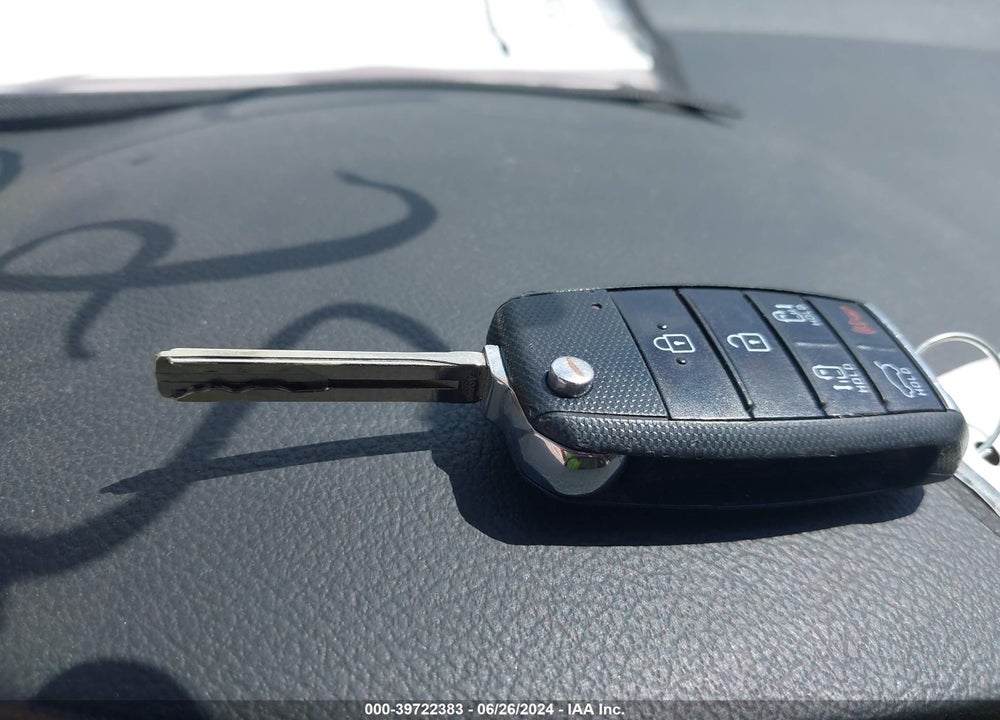 2016 KIA SEDONA LX VIN: KNDMB5C11G6133807