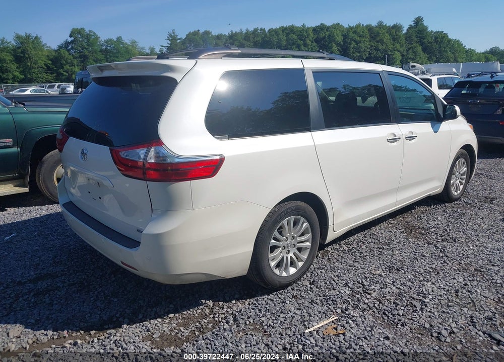 2017 TOYOTA SIENNA XLE 8 PASSENGER VIN: 5TDYZ3DC5HS798146
