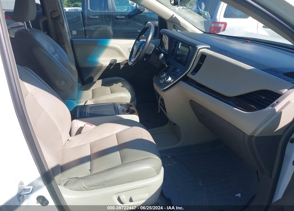 2017 TOYOTA SIENNA XLE 8 PASSENGER VIN: 5TDYZ3DC5HS798146