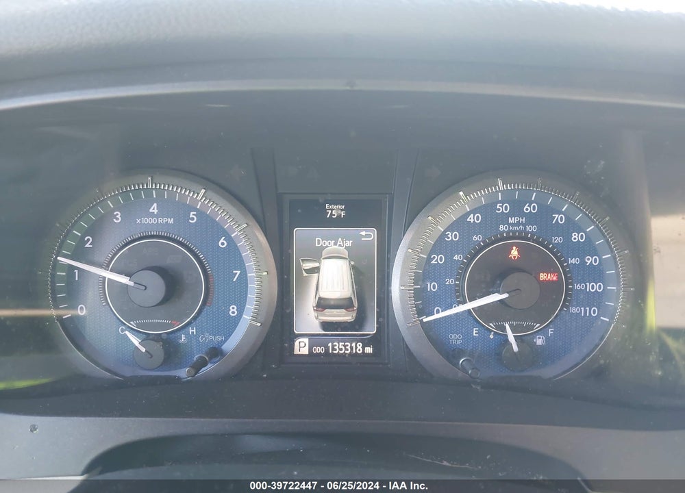 2017 TOYOTA SIENNA XLE 8 PASSENGER VIN: 5TDYZ3DC5HS798146