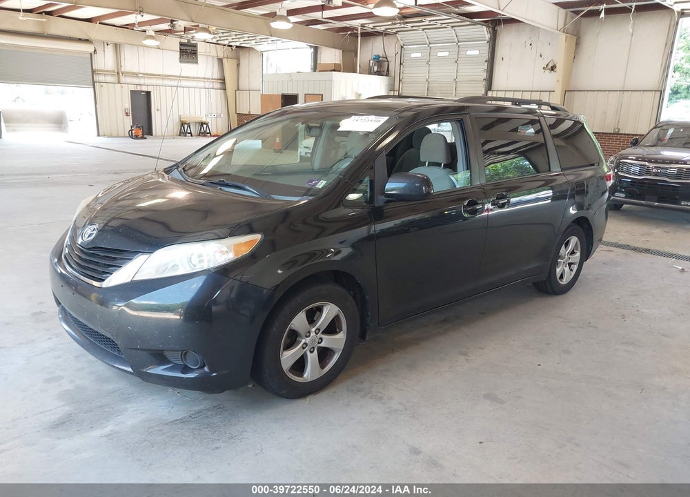 2014 TOYOTA SIENNA LE V6 8 PASSENGER VIN: 5TDKK3DC4ES495557