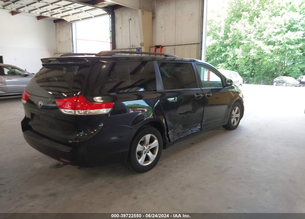 2014 TOYOTA SIENNA LE V6 8 PASSENGER VIN: 5TDKK3DC4ES495557