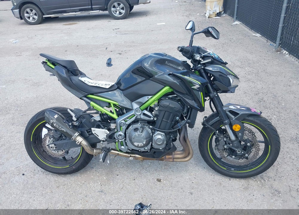 2017 KAWASAKI ZR900 VIN: JKAZR2A19HDA18918