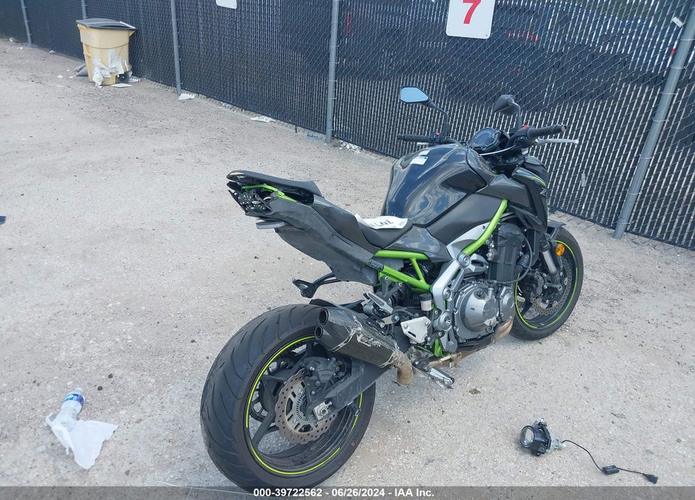 2017 KAWASAKI ZR900 VIN: JKAZR2A19HDA18918