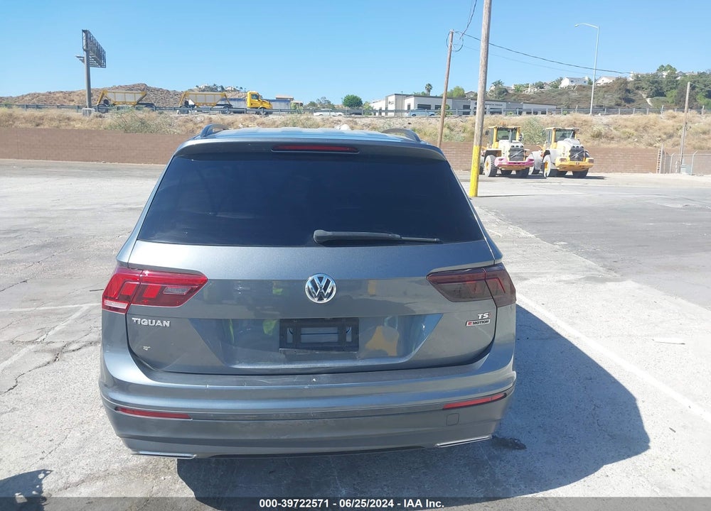 2018 VOLKSWAGEN TIGUAN 2.0T S VIN: 3VV0B7AX8JM029163