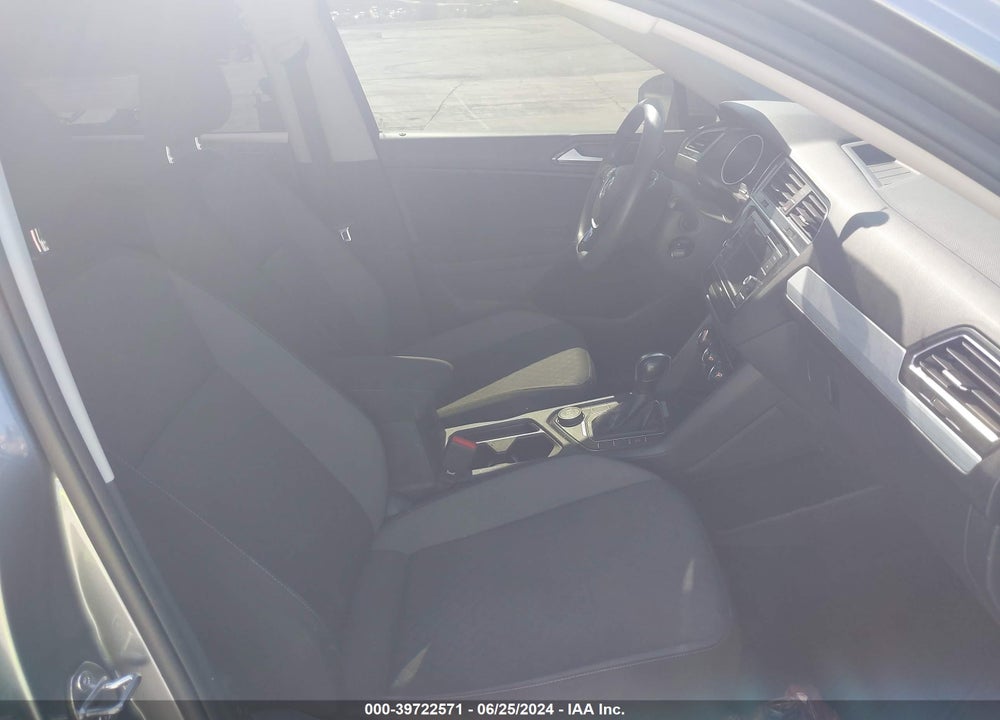 2018 VOLKSWAGEN TIGUAN 2.0T S VIN: 3VV0B7AX8JM029163