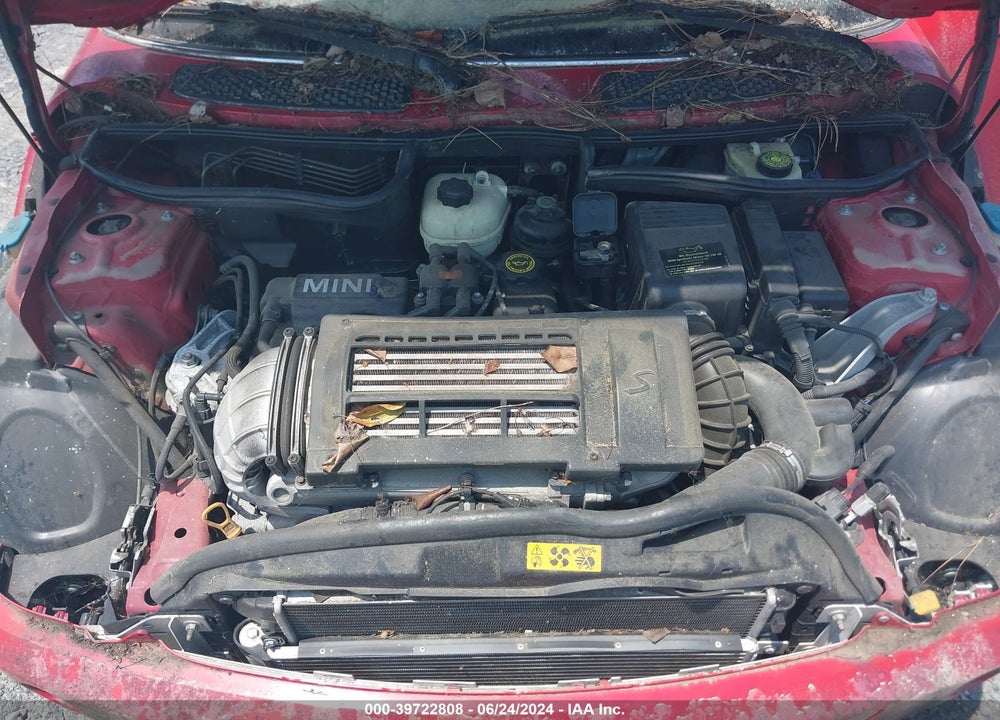 2005 MINI COOPER S VIN: WMWRH33435TK55020
