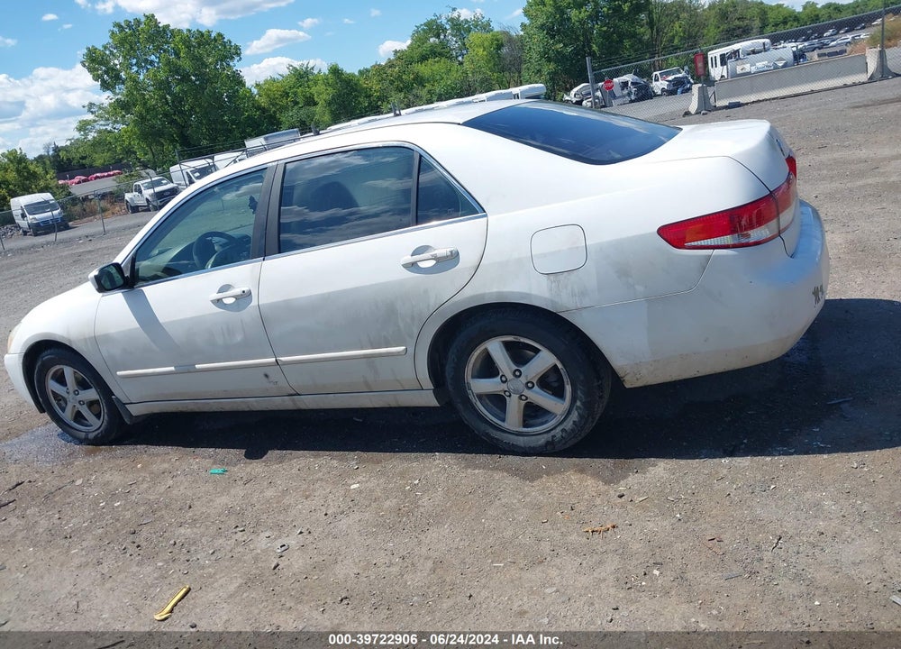 2003 HONDA ACCORD 2.4 EX VIN: JHMCM56683C006124