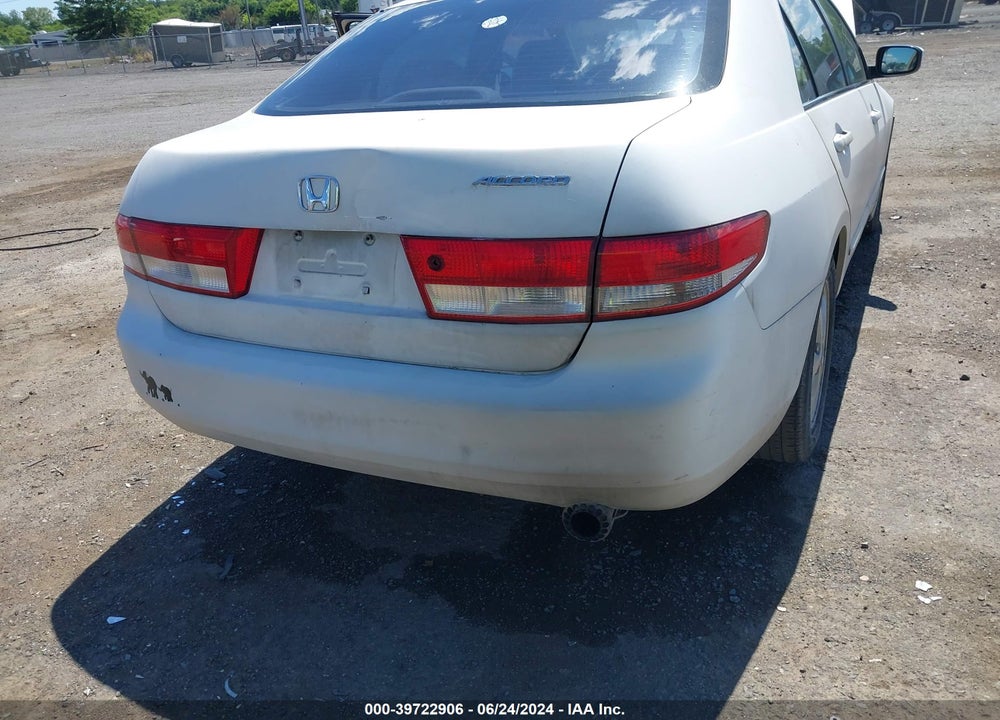 2003 HONDA ACCORD 2.4 EX VIN: JHMCM56683C006124