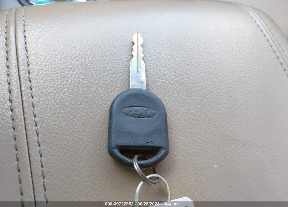 2005 FORD F-150 LARIAT/XLT VIN: 1FTPW12535FA13471