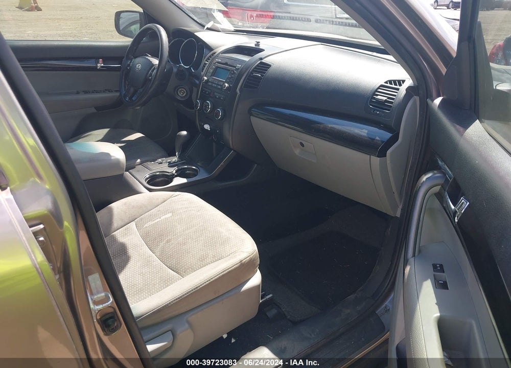 2012 KIA SORENTO LX VIN: 5XYKT4A64CG228821