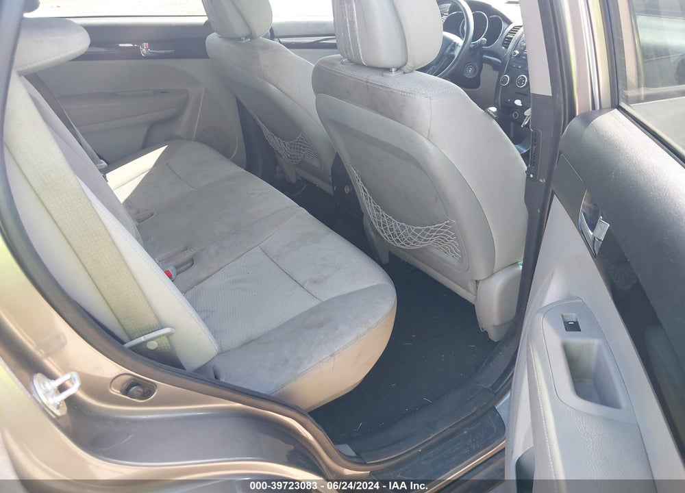 2012 KIA SORENTO LX VIN: 5XYKT4A64CG228821