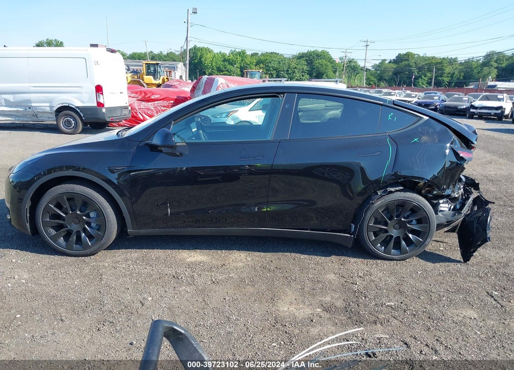 2024 TESLA MODEL Y LONG RANGE DUAL MOTOR ALL-WHEEL DRIVE VIN: 7SAYGAEE0RF060502