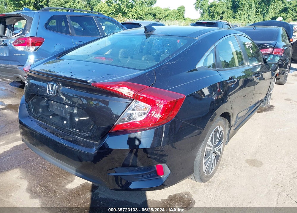 2018 HONDA CIVIC EX-L VIN: JHMFC1F74JX008427