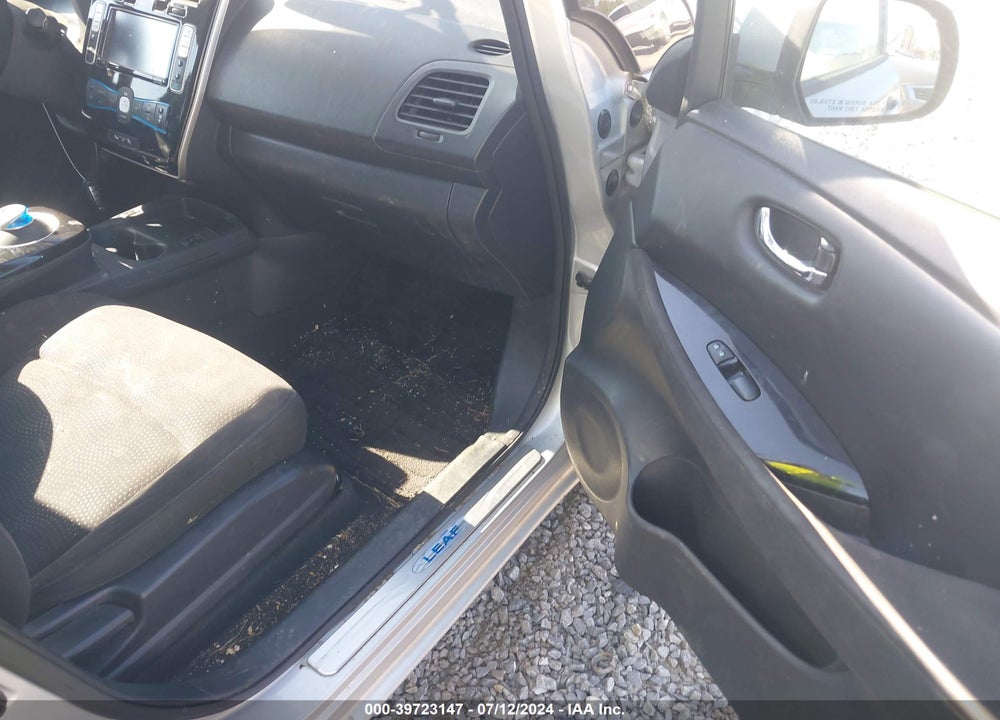 2016 NISSAN LEAF SV VIN: 1N4BZ0CP3GC304686
