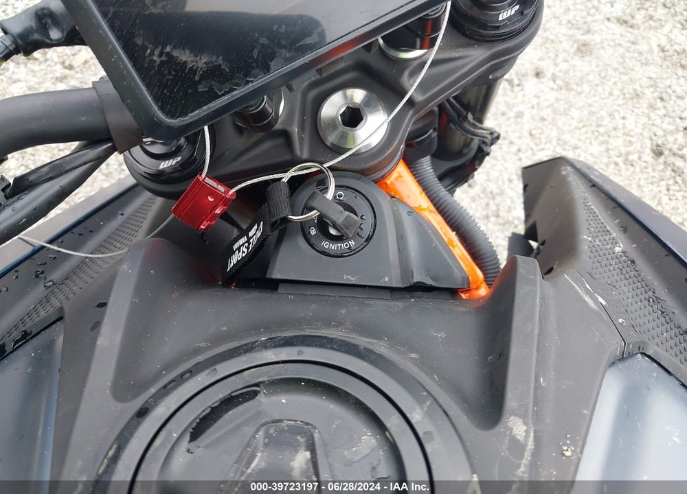 2024 KTM 390 DUKE VIN: MD2JPJ409RN276428