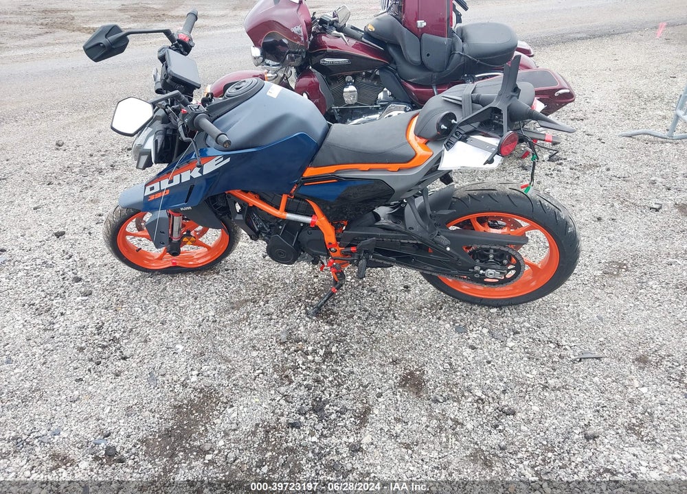 2024 KTM 390 DUKE VIN: MD2JPJ409RN276428