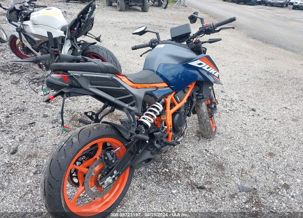2024 KTM 390 DUKE VIN: MD2JPJ409RN276428