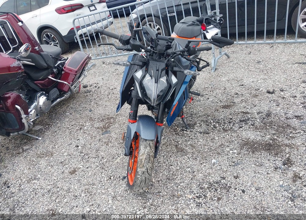 2024 KTM 390 DUKE VIN: MD2JPJ409RN276428