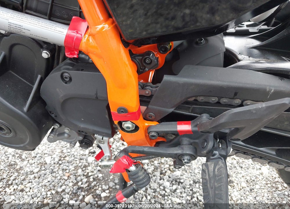2024 KTM 390 DUKE VIN: MD2JPJ409RN276428