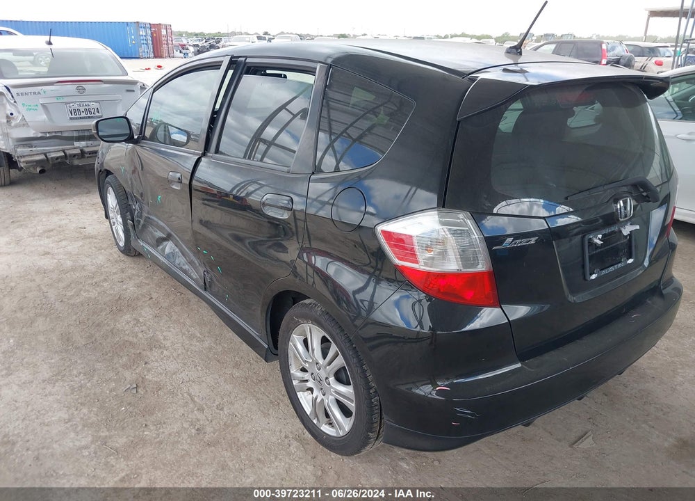 2011 HONDA FIT SPORT VIN: JHMGE8H58BC015618