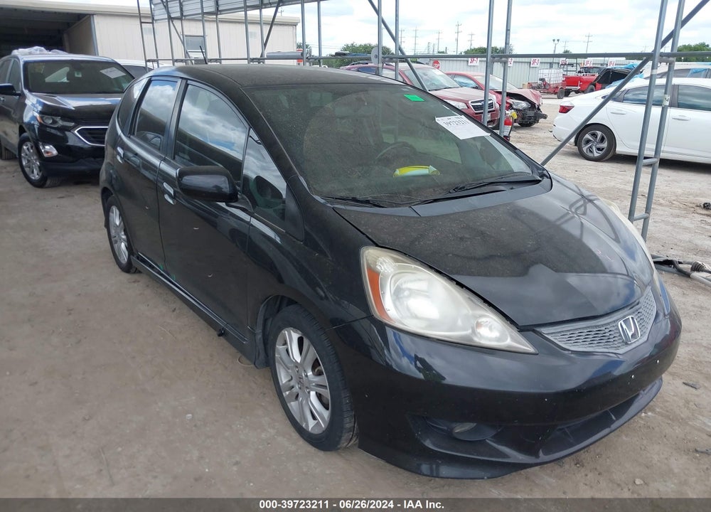 2011 HONDA FIT SPORT VIN: JHMGE8H58BC015618