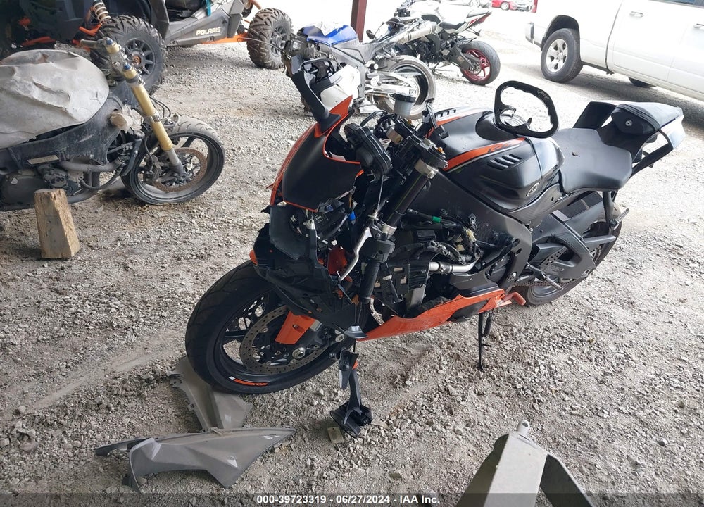 2020 YAMAHA YZFR6 VIN: JYARJ28E7LA006601