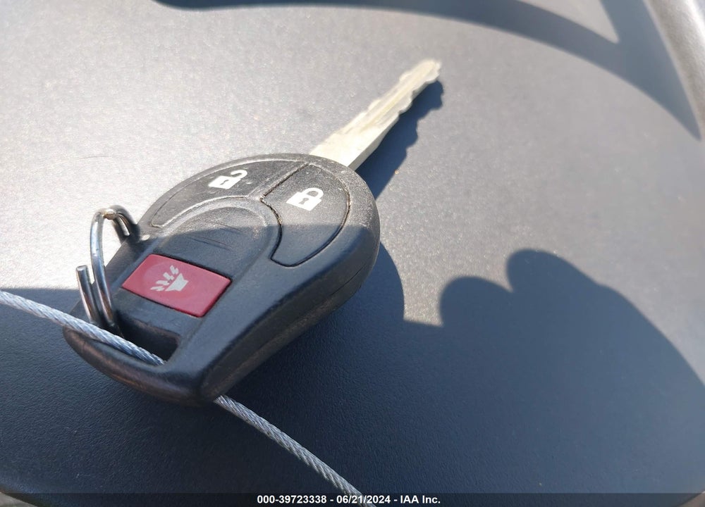 2013 NISSAN ROGUE S VIN: JN8AS5MV6DW636639