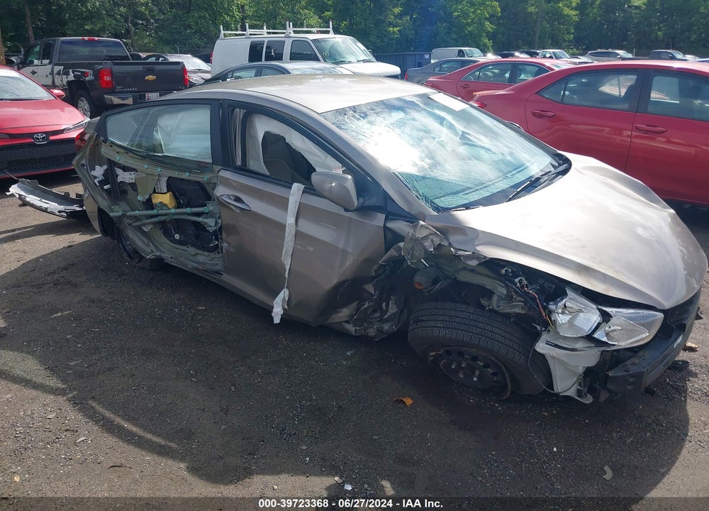 2016 HYUNDAI ELANTRA SE VIN: 5NPDH4AEXGH696195